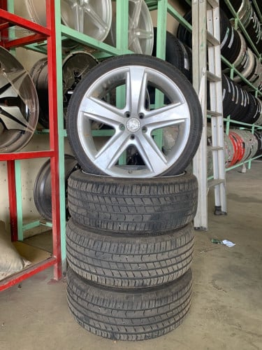 205/40R17 Prius កាម៉ារីស្វិត