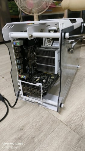 250$