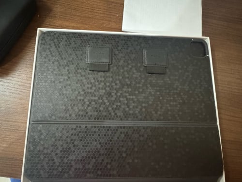 Apple Magic Keyboard original 12.9 inches can use with iPad M1 M2