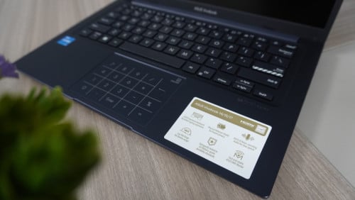 Asus Vivobook X1404VA