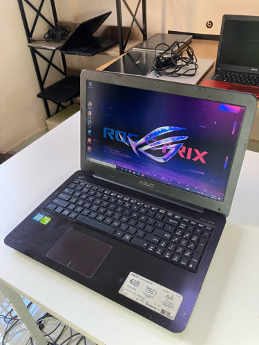 ASUS x556UF 15inch FULLHD/ i5-6200U / RAM 8GB / 500GB HDD / Nvdia 930M 2GB / Battery ๐ good