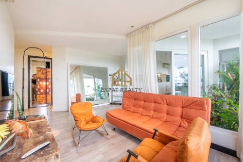 Beautiful 5 Bedroom Penthouse for rent in alone river side, Chroy Chong Va!