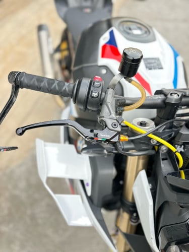 BMW S1000R