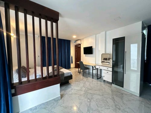 Boutique For Rent