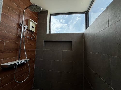 Condo free WiFi , Parking, Cleaning
