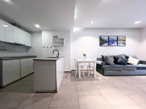Condo Urban Village for rent in 60m