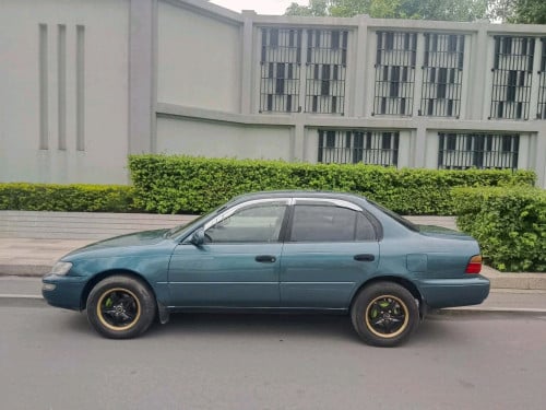 Corolla DX 1995