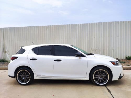 CT 200h 2012 For Rent /出租