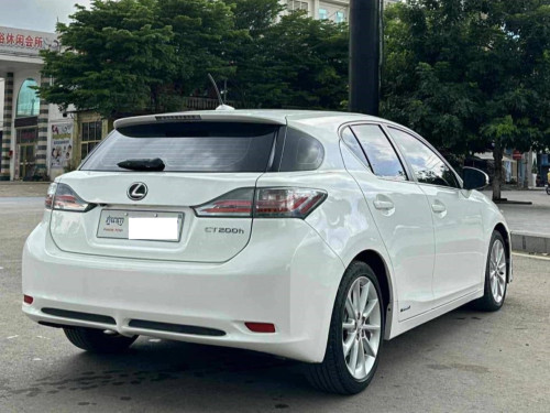 CT 200h 2012 For Rent /出租
