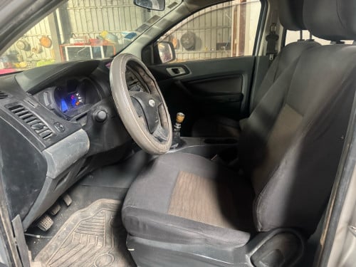 Ford 2014 ឡានស្អាត លក់ 12000 $
