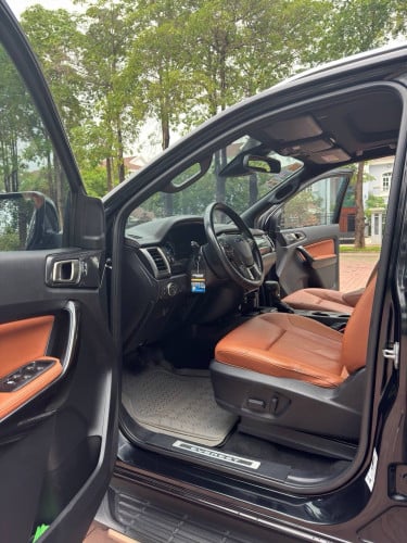 Ford Everest Titanium 2022 ថ្មីណាស់ លក់តម្លៃពិសេស