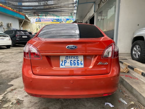 Ford Fiesta Sedan 2011