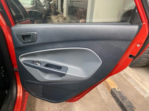 Ford Fiesta Sedan 2011