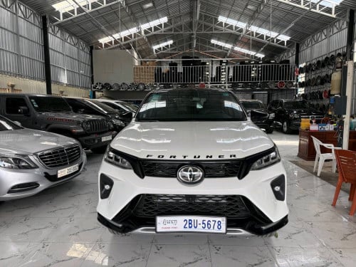 Fortuner Legender 2023 ឡានស្អាត់ផ្លាកលេខល្អថ្លៃ