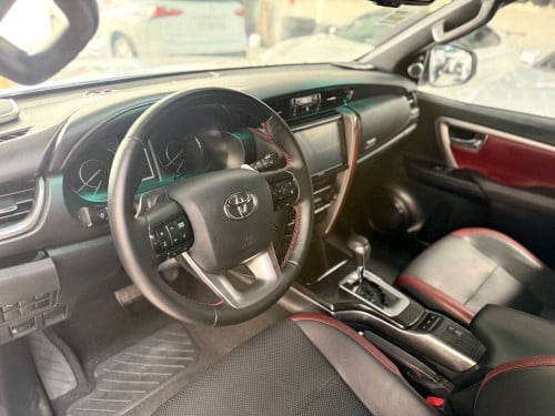 Fortuner Legender 2023 ឡានស្អាត់ផ្លាកលេខល្អថ្លៃ