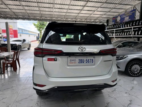 Fortuner Legender 2023 ឡានស្អាត់ផ្លាកលេខល្អថ្លៃ