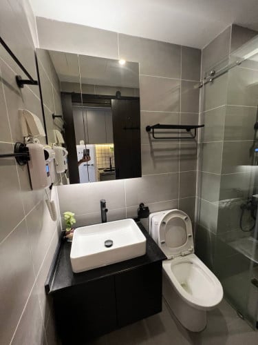 Fully furnished studio in BKK1 for sale $58,000 (June only)
