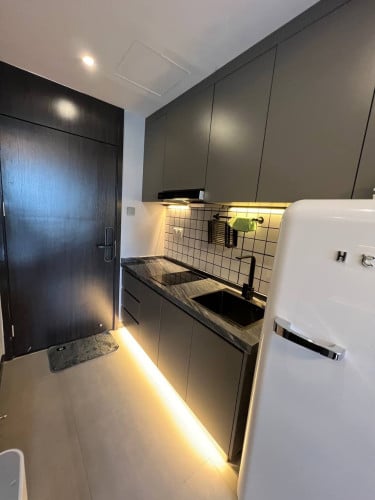 Fully furnished studio in BKK1 for sale $58,000 (June only)
