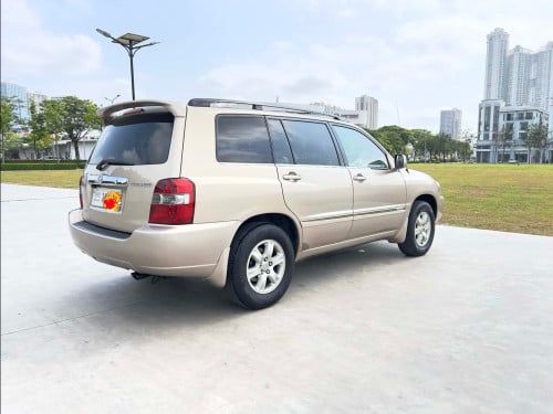 Highlander V4 ប៉ុង1 ឆ្នាំ2004 កៅអី3ជួរ