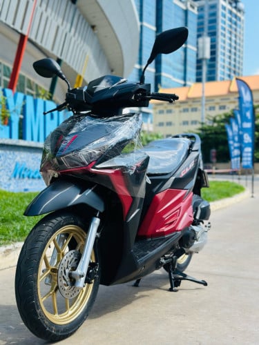 HONDA CLICK 017ក្រុមហ៊ុន ម៉ាសុីនតាន់ហាប់នែនស្ងាត់ជិះស្រួលស្ទុះខ្លាំងធានាមិនលាន់មិនហុយមានពន្ធកាតគ្រឺ