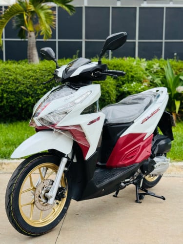 HONDA CLICK 017ក្រុមហ៊ុនNCX ម៉ាសុីនតាន់ហាប់នែនស្ងាត់ជិះស្រួលស្ទុះខ្លាំងមិនលាន់មិនហុយមានពន្ធកាតគ្រឺ