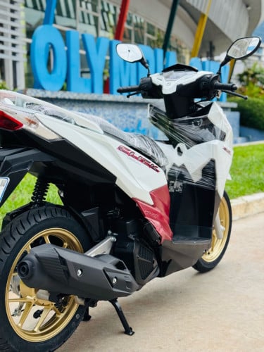 HONDA CLICK 017ក្រុមហ៊ុនNCX ម៉ាសុីនតាន់ហាប់នែនស្ងាត់ជិះស្រួលស្ទុះខ្លាំងមិនលាន់មិនហុយមានពន្ធកាតគ្រឺ