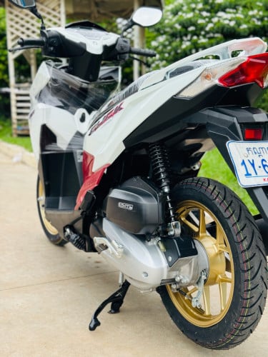 HONDA CLICK 017ក្រុមហ៊ុនNCX ម៉ាសុីនតាន់ហាប់នែនស្ងាត់ជិះស្រួលស្ទុះខ្លាំងមិនលាន់មិនហុយមានពន្ធកាតគ្រឺ