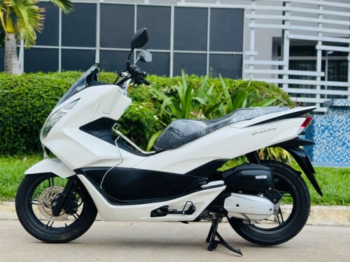 HONDA PCX 015 ជប៉ុនសុទ្ធ100%កម្លាំង 125cc ម៉ាសុីនតាន់ហាប់នែនស្ងាត់ជិះស្រួលស្ទុះមិនលាន់មានពន្ធកាត