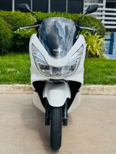 HONDA PCX 015 ជប៉ុនសុទ្ធ100%កម្លាំង 125cc ម៉ាសុីនតាន់ហាប់នែនស្ងាត់ជិះស្រួលស្ទុះមិនលាន់មានពន្ធកាត