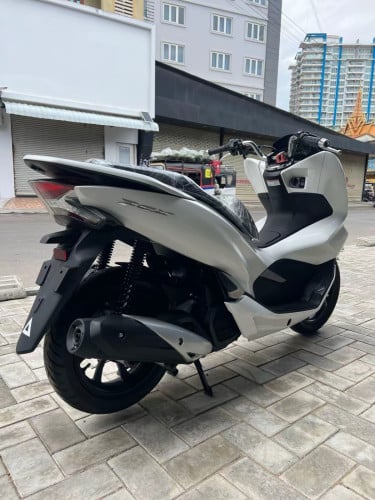 Honda PCX 020 ក្រដាស់ពន្ធ