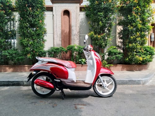 Honda scoopy 2011 650$