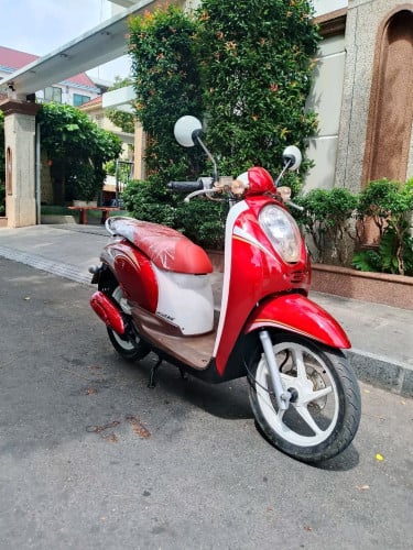 Honda scoopy 2011 650$