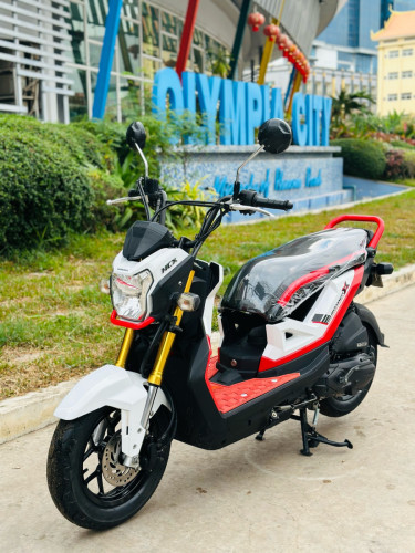 HONDA Zoomer X 018 ក្រុមហ៊ុន ម៉ាសុីនតាន់ហាប់នែនស្ងាត់ជិះស្រួលមិនលាន់មិនហុយមានពន្ធកាតគ្រឺហ្សីន