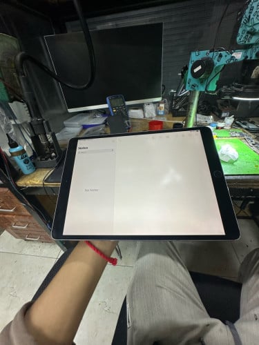 iPad Pro 10.5 64G សំណុំzin មានស្កេន sim/wifi 125$ចរចារ