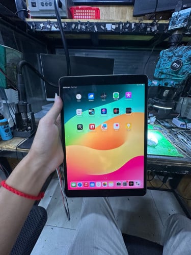 iPad Pro 10.5 64G សំណុំzin មានស្កេន sim/wifi 125$ចរចារ
