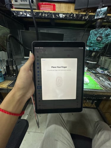 iPad Pro 10.5 64G សំណុំzin មានស្កេន sim/wifi 125$ចរចារ