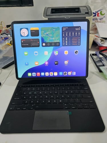 iPad Pro M1 wifi 12.9" ស្ពរអេក្រង់ព្រាលៗបន្តិច