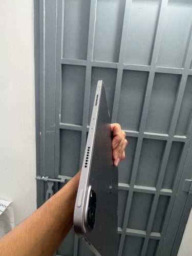 iPad Pro M2 អីវ៉ាន់ស្អាតដោយសារត្រូវការលុយបងៗអាចទាក់ទងបាន