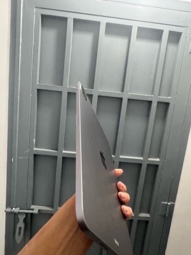 iPad Pro M2 អីវ៉ាន់ស្អាតដោយសារត្រូវការលុយបងៗអាចទាក់ទងបាន