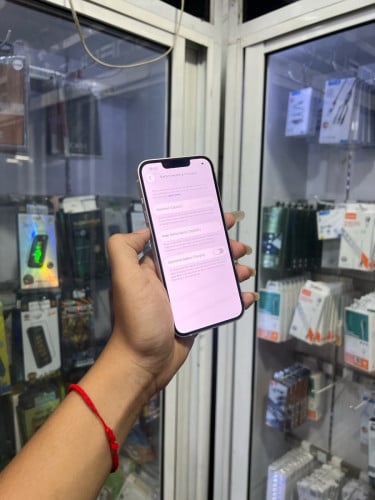 iPhone 13 ពណ៌ផ្កាឈូក 🍏 128GB LLA Battery 93% 🔋 តួស្អាត 99% សំណុំហ្សីន