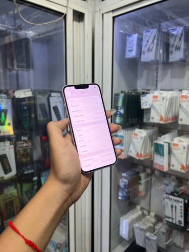 iPhone 13 ពណ៌ផ្កាឈូក 🍏 128GB LLA Battery 95% 🔋 តួស្អាត 98-99% សំណុំហ្សីន