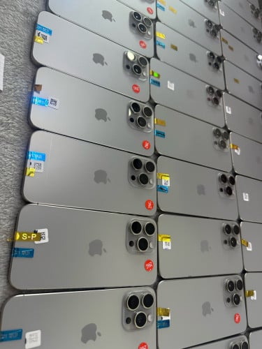 iPhone 15promax 256g LLA សំនុំហ្សីន 659$ 699$