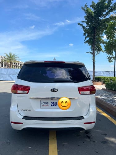 Kia carnival 2015 ម៉ាស៊ូតលក់