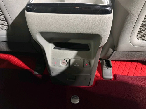 Kia carnival 2015full option ទ្វាអូតូបី