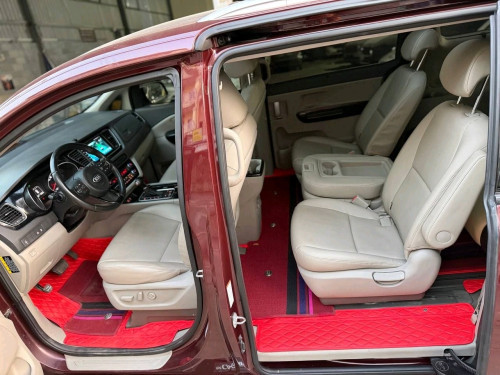 Kia carnival 2015full option ទ្វាអូតូបី