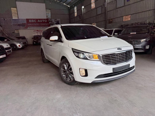 Kia Carnival 2017full option អូតូបី