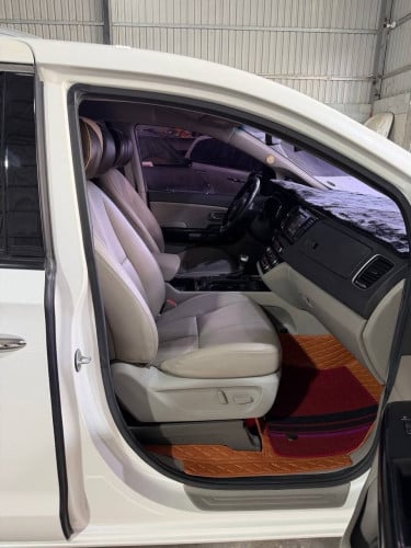 Kia Carnival 2017full option អូតូបី