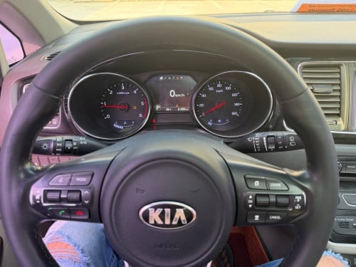 Kia Carnival 2017full option 360ប៊ូតុង5អូតូបី
