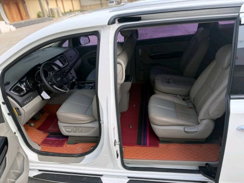 Kia carnival 2017full option ទ្វាអូតូបី360ប៊ូតុង5