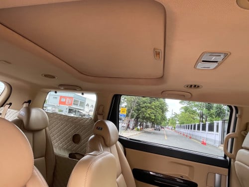 KIA Carnival year 2018 Full option បើកដំបូល2តង់ ប្រើសាំង